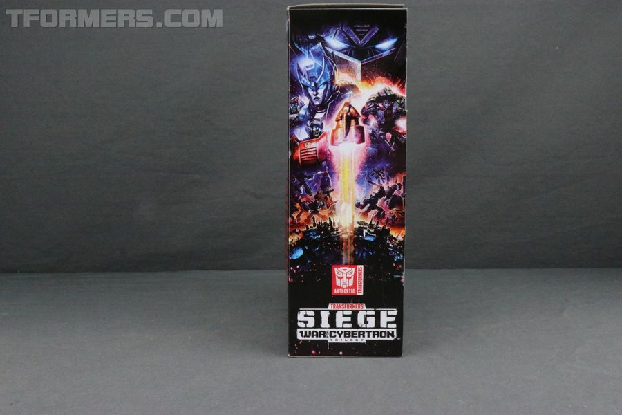 Review Siege War For Cybertron Trilogy Starscream Voyager  (3 of 52)